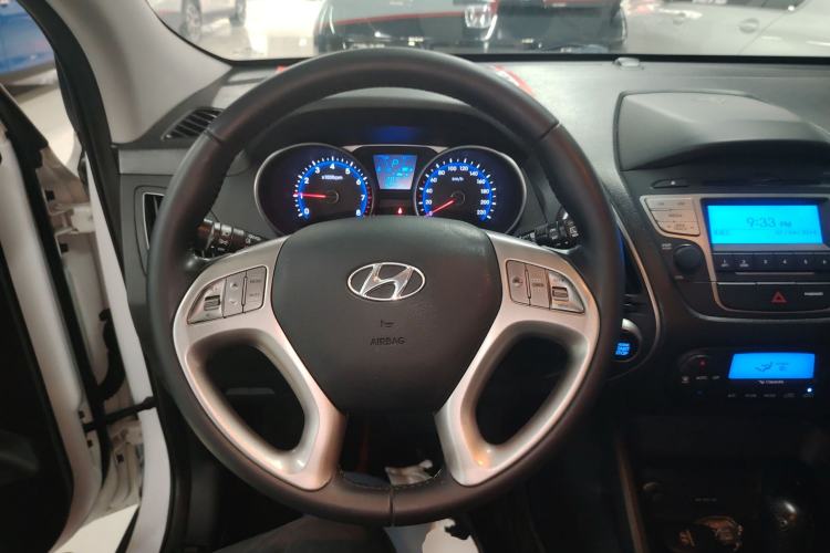 Used Hyundai ix35 2013 2.0L Automatic Two-Wheel Drive Smart GLS China IV Standard Steering Wheel