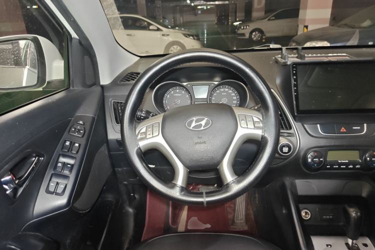 Used Hyundai ix35 2013 2.0L Automatic Two-Wheel Drive Smart GLS China V Standard Steering Wheel