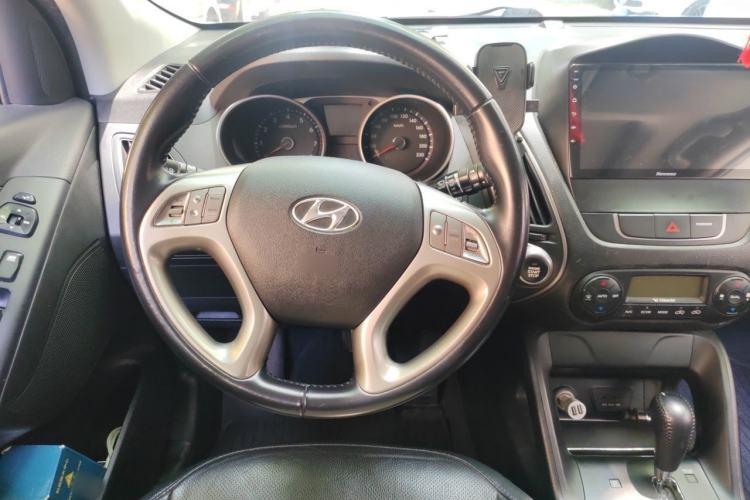 Used Hyundai ix35 2013 2.0L Automatic Two-Wheel Drive Smart GLS China IV Standard Steering Wheel