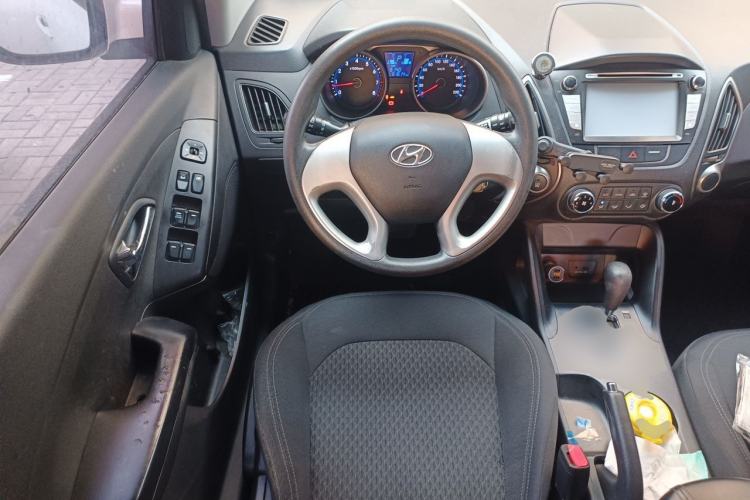 Used Hyundai ix35 2013 2.0L Automatic Two-Wheel Drive Comfort GL China V Standard Steering Wheel