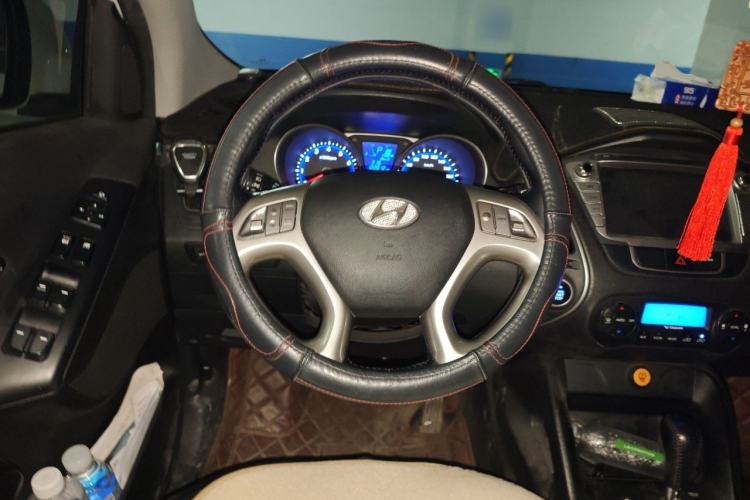 Used Hyundai ix35 2013 2.0L Automatic Two-Wheel Drive Smart GLS China IV Standard Steering Wheel