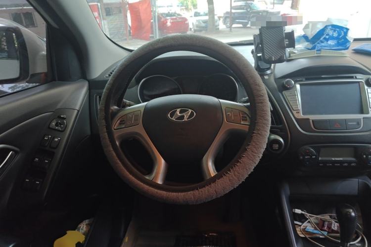 Used Hyundai ix35 2013 2.0L Automatic Two-Wheel Drive Smart GLS China IV Standard Steering Wheel