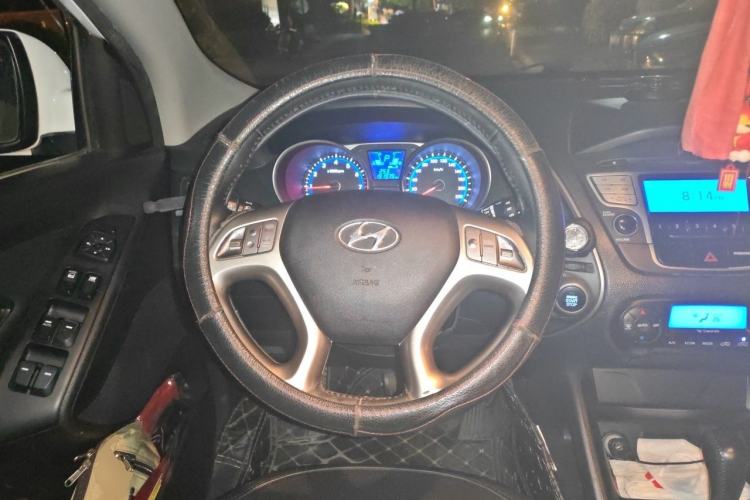 Used Hyundai ix35 2013 2.0L Automatic Two-Wheel Drive Smart GLS China IV Standard Steering Wheel