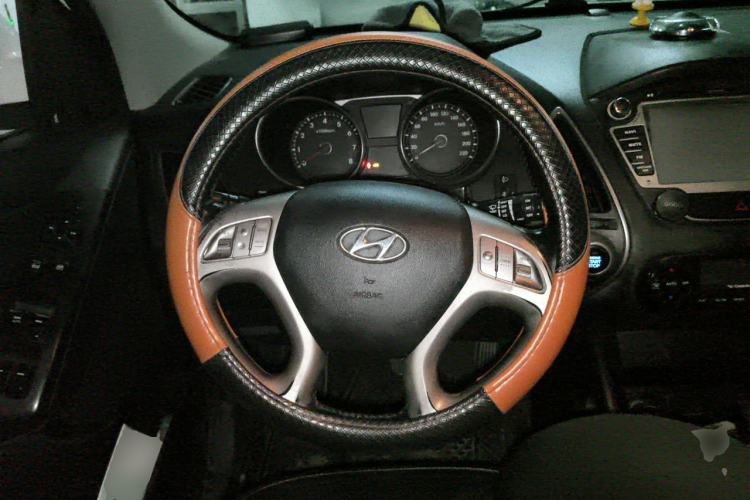 Used Hyundai ix35 2013 2.0L Automatic Two-Wheel Drive Smart GLS China V Standard Steering Wheel