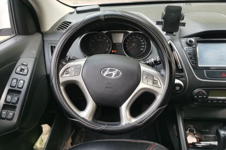 Used Hyundai ix35 2013 2.0L Automatic Two-Wheel Drive Smart GLS China IV Standard Steering Wheel