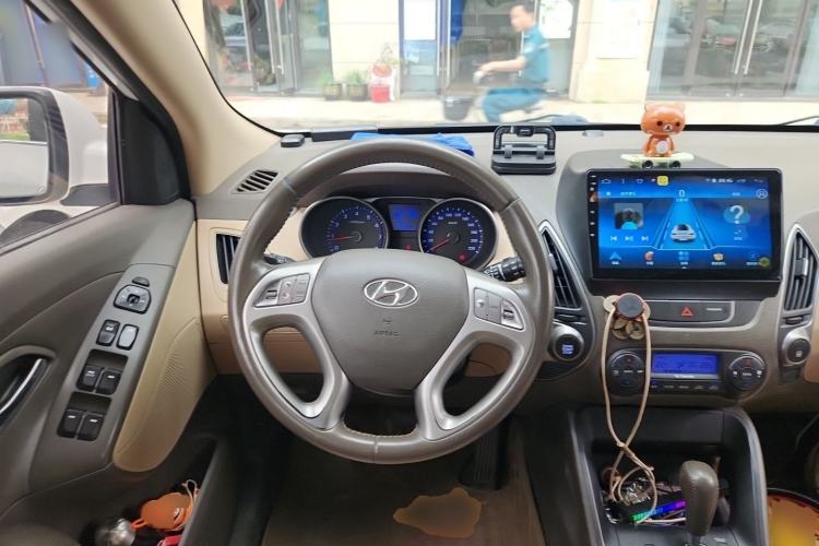 Used Hyundai ix35 2013 2.0L Automatic Two-Wheel Drive Smart GLS China IV Standard Steering Wheel