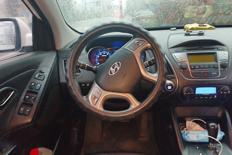 Used Hyundai ix35 2013 2.0L Automatic Two-Wheel Drive Smart GLS China IV Standard Steering Wheel