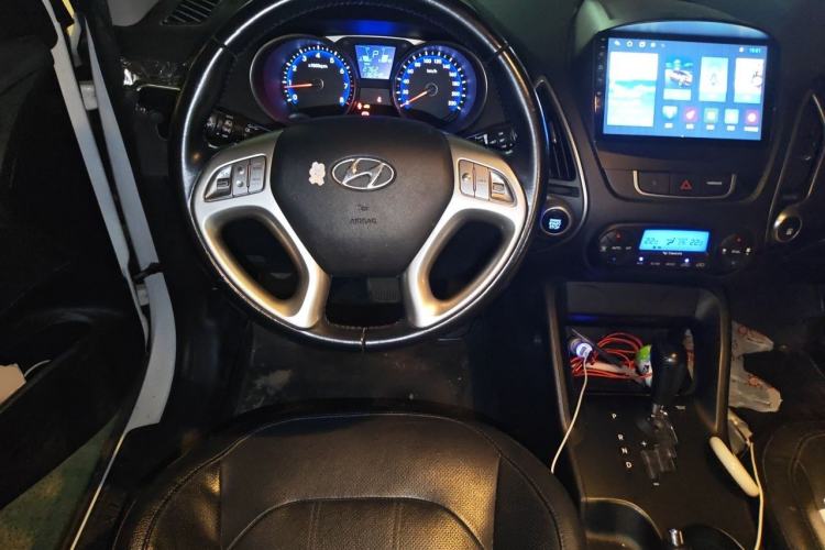 Used Hyundai ix35 2013 2.0L Automatic Two-Wheel Drive Smart GLS China IV Standard Steering Wheel