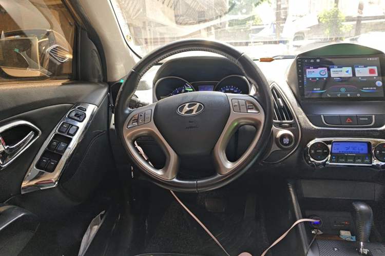 Used Hyundai ix35 2013 2.0L Automatic Two-Wheel Drive Smart GLS China IV Standard Steering Wheel