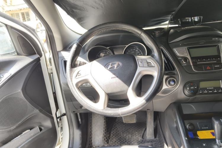 Used Hyundai ix35 2013 2.0L Automatic Two-Wheel Drive Smart GLS China V Standard Steering Wheel