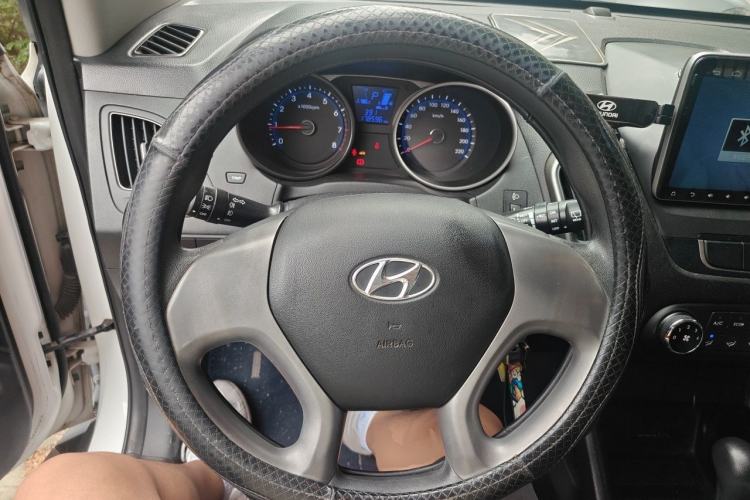 Used Hyundai ix35 2013 2.0L Automatic 2WD Comfort GL China IV Standard Steering Wheel