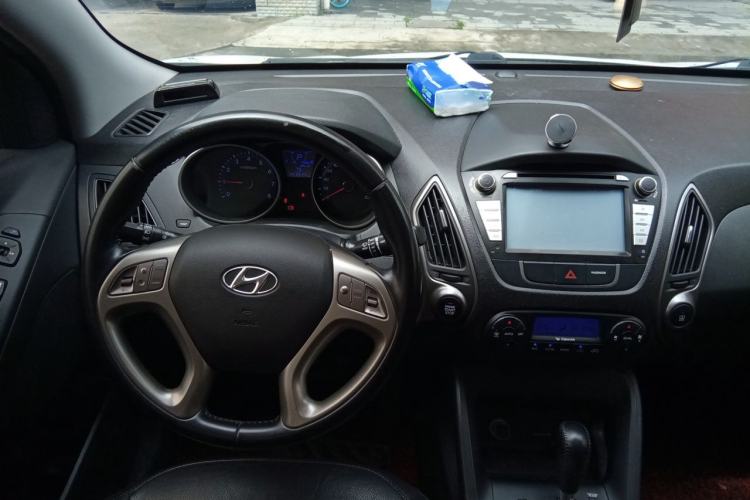 Used Hyundai ix35 2013 2.0L Automatic Two-Wheel Drive Smart GLS China V Standard Steering Wheel