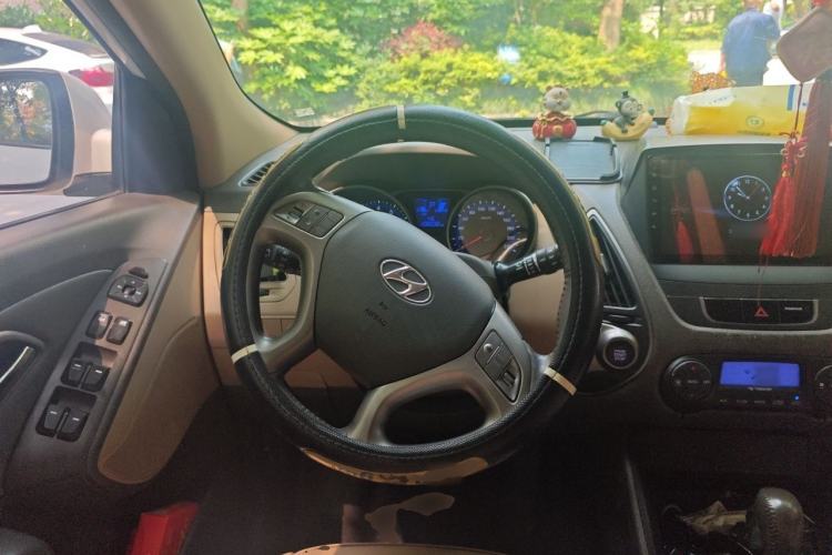 Used Hyundai ix35 2013 2.0L Automatic Two-Wheel Drive Smart GLS China V Standard Steering Wheel