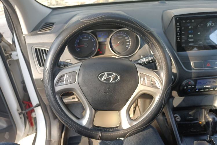 Used Hyundai ix35 2013 2.0L Automatic Two-Wheel Drive Smart GLS China IV Standard Steering Wheel