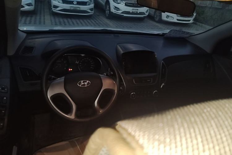 Used Hyundai ix35 2013 2.0L Automatic 2WD Comfort GL China IV Standard Steering Wheel