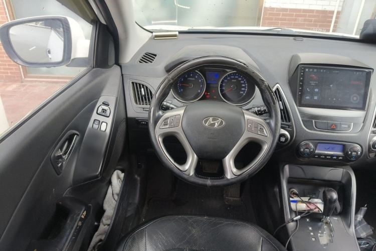 Used Hyundai ix35 2013 2.0L Automatic Two-Wheel Drive Smart GLS China IV Standard Steering Wheel