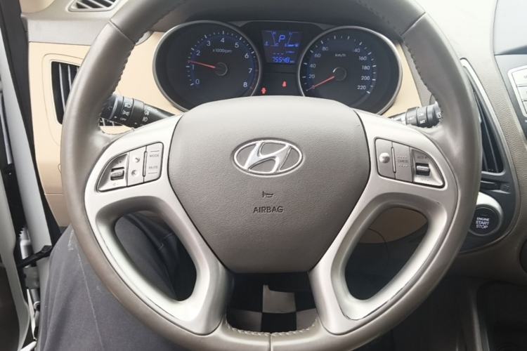 Used Hyundai ix35 2013 2.0L Automatic Two-Wheel Drive Smart GLS China V Standard Steering Wheel