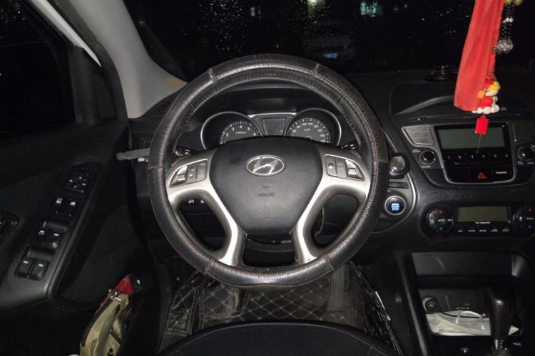 Used Hyundai ix35 2013 2.0L Automatic Two-Wheel Drive Smart GLS China IV Standard Steering Wheel