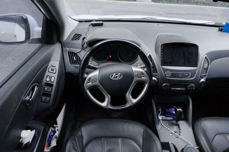 Used Hyundai ix35 2013 2.0L Automatic Two-Wheel Drive Smart GLS China IV Standard Steering Wheel