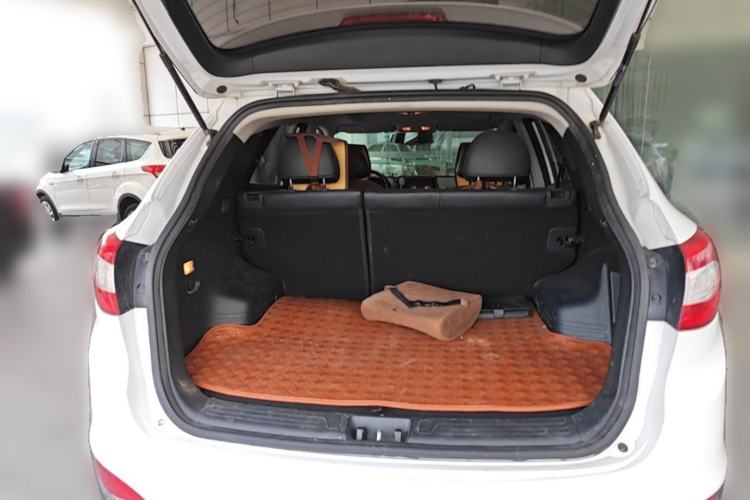 Used Hyundai ix35 2013 2.0L Automatic Two-Wheel Drive Smart GLS China IV Standard Trunk