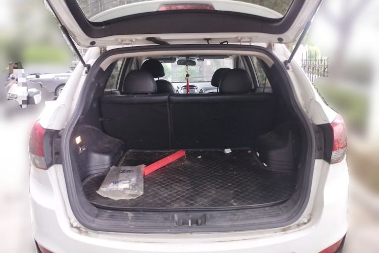 Used Hyundai ix35 2013 2.0L Automatic Two-Wheel Drive Smart GLS China IV Standard Trunk