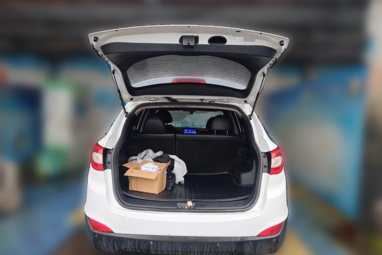 Used Hyundai ix35 2013 2.0L Automatic Two-Wheel Drive Smart GLS China IV Standard Trunk