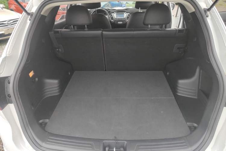 Used Hyundai ix35 2013 2.0L Automatic Two-Wheel Drive Smart GLS China IV Standard Trunk