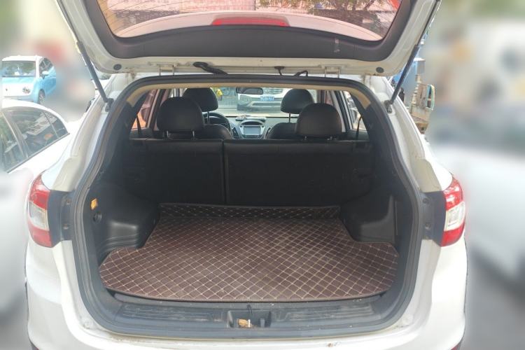 Used Hyundai ix35 2013 2.0L Automatic Two-Wheel Drive Smart GLS China IV Standard Trunk