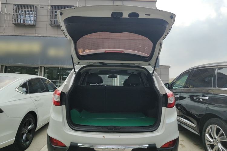 Used Hyundai ix35 2013 2.0L Automatic Two-Wheel Drive Smart GLS China IV Standard Trunk