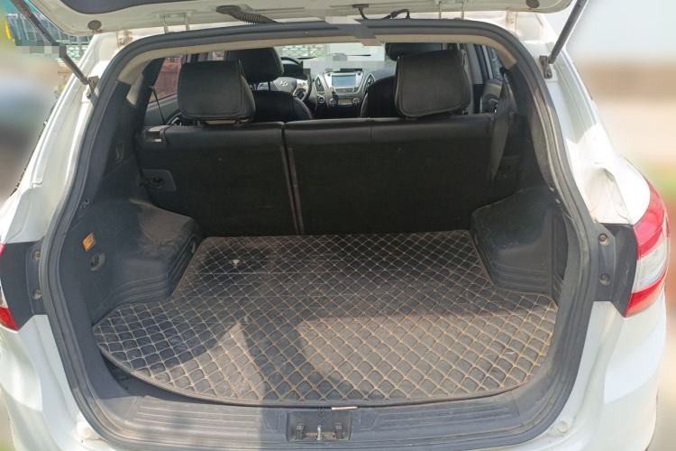 Used Hyundai ix35 2013 2.0L Automatic Two-Wheel Drive Smart GLS China IV Standard Trunk