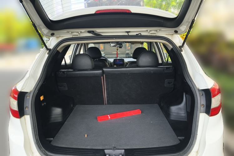 Used Hyundai ix35 2013 2.0L Automatic Two-Wheel Drive Smart GLS China V Standard Trunk