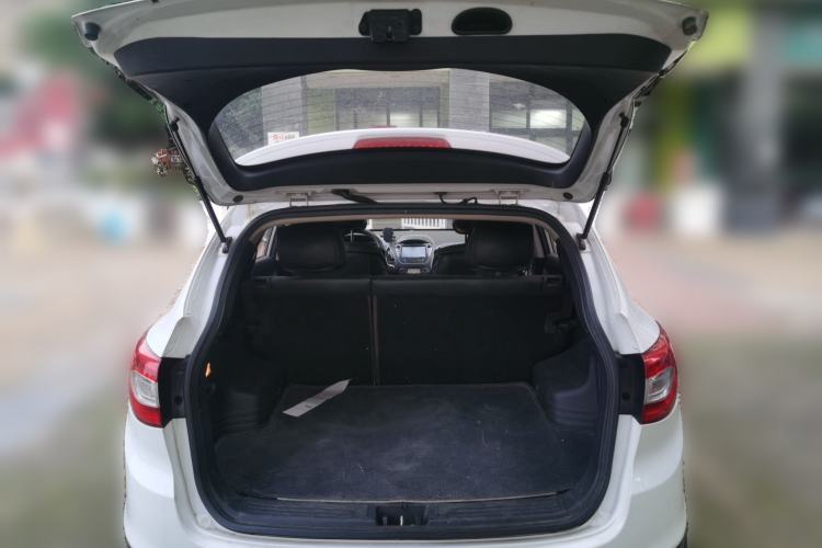 Used Hyundai ix35 2013 2.0L Automatic Two-Wheel Drive Smart GLS China IV Standard Trunk