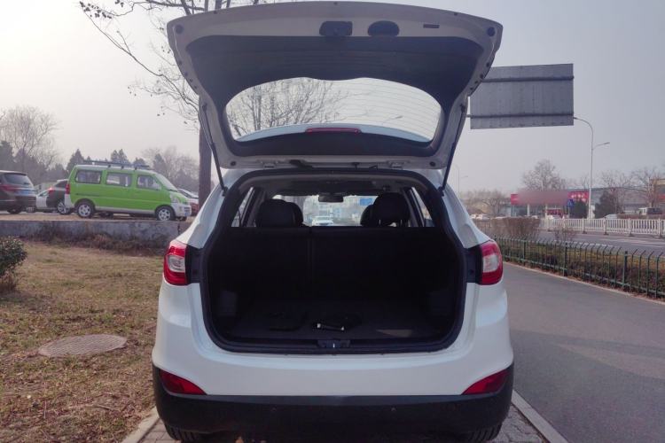 Used Hyundai ix35 2013 2.0L Automatic Two-Wheel Drive Smart GLS China IV Standard Trunk