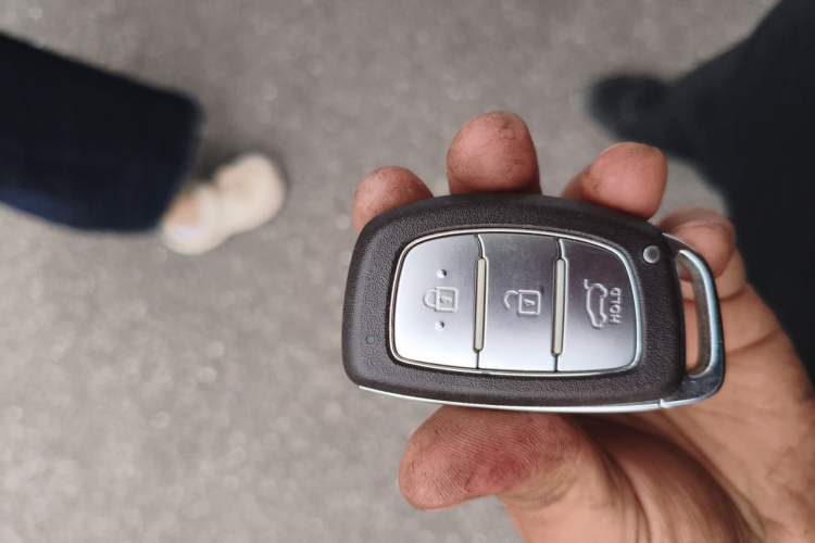 Used Hyundai ix35 2013 2.0L Automatic Two-Wheel Drive Smart GLS China IV Standard Vehicle Key