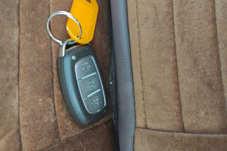 Used Hyundai ix35 2013 2.0L Automatic Two-Wheel Drive Smart GLS China IV Standard Vehicle Key