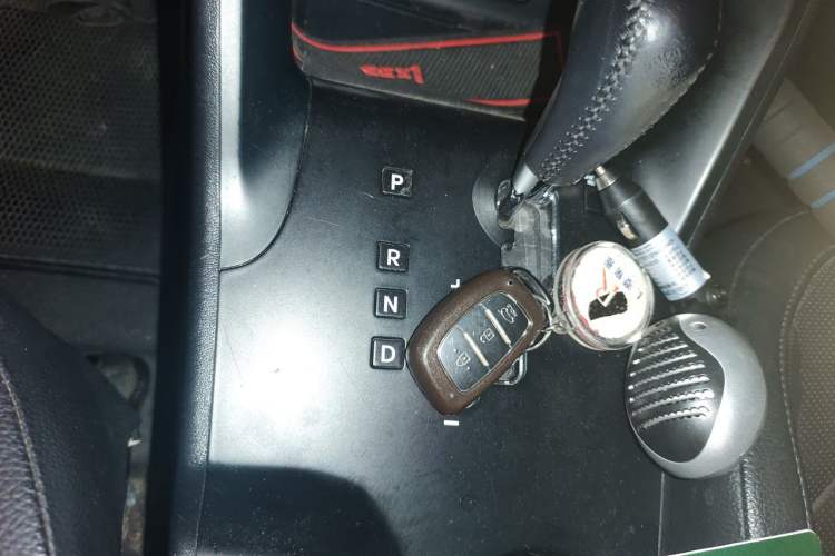 Used Hyundai ix35 2013 2.0L Automatic Two-Wheel Drive Smart GLS China V Standard Vehicle Key