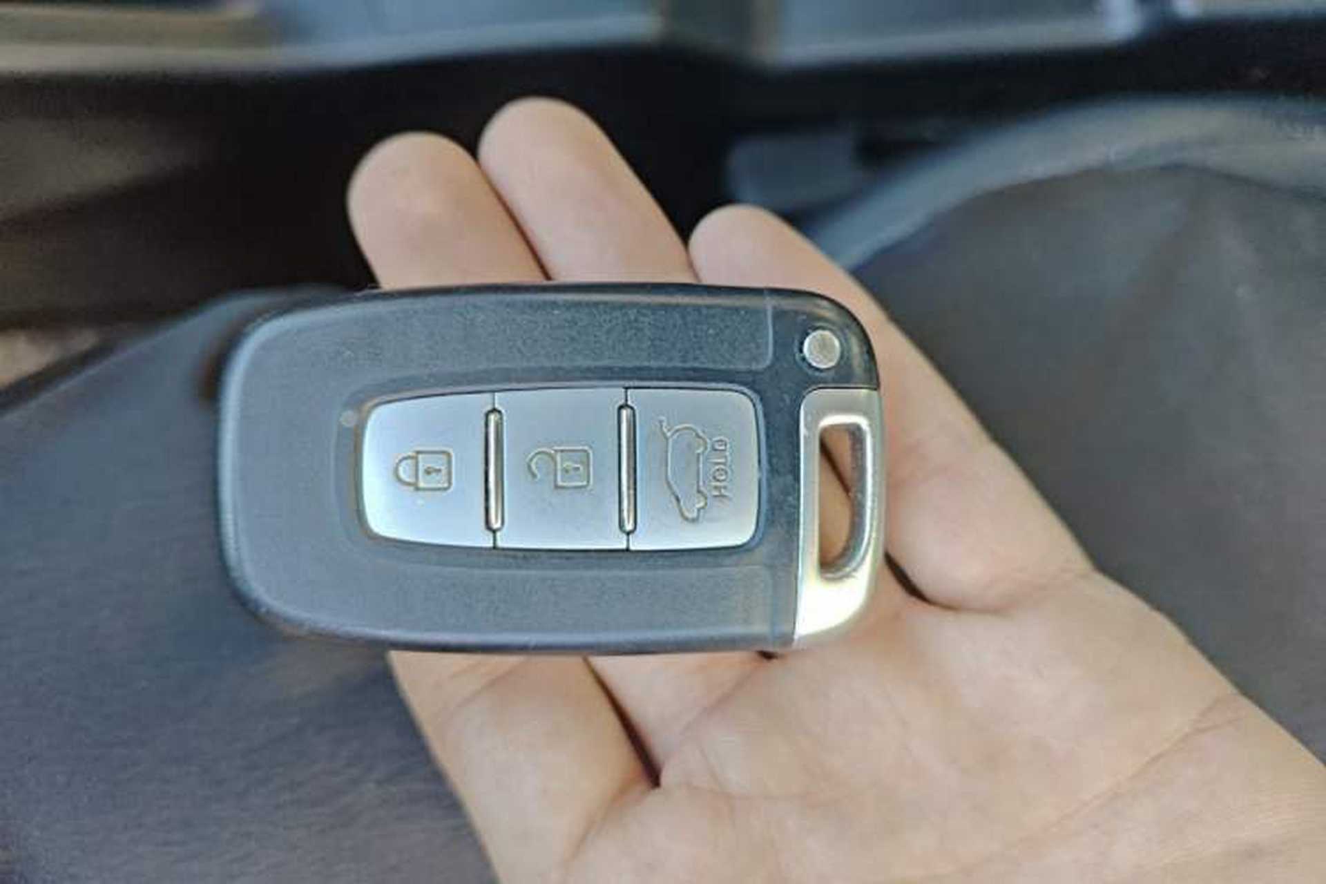 Used Hyundai ix35 2013 2.0L Automatic Two-Wheel Drive Smart GLS China IV Standard Vehicle Key