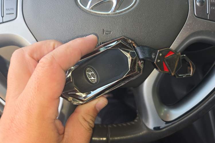 Used Hyundai ix35 2013 2.0L Automatic Two-Wheel Drive Smart GLS China IV Standard Vehicle Key