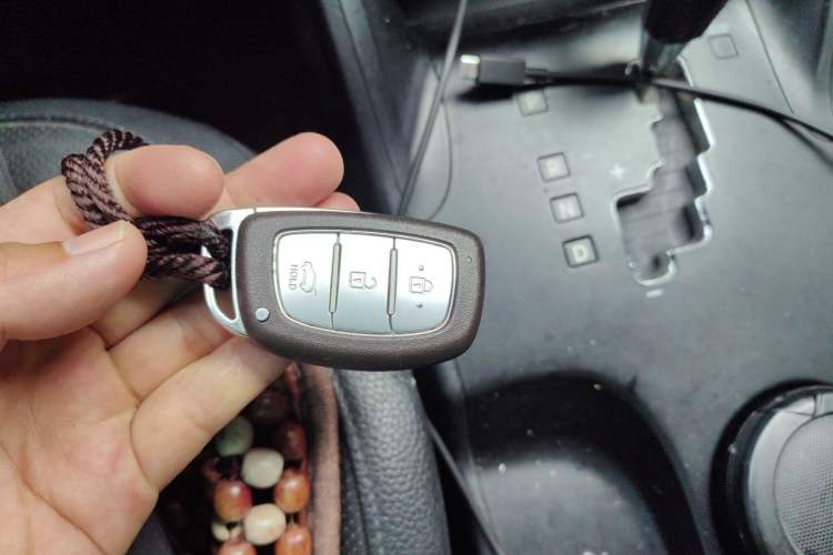 Used Hyundai ix35 2013 2.0L Automatic Two-Wheel Drive Smart GLS China IV Standard Vehicle Key