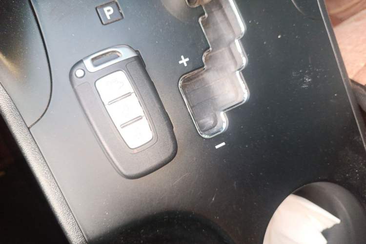 Used Hyundai ix35 2013 2.0L Automatic Two-Wheel Drive Smart GLS China IV Standard Vehicle Key