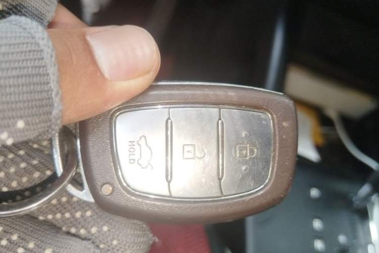 Used Hyundai ix35 2013 2.0L Automatic Two-Wheel Drive Smart GLS China IV Standard Vehicle Key