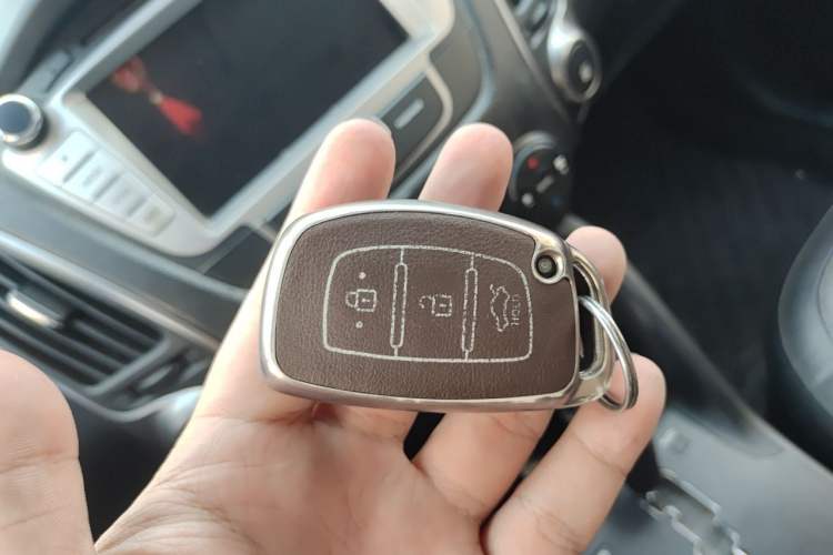 Used Hyundai ix35 2013 2.0L Automatic Two-Wheel Drive Smart GLS China V Standard Vehicle Key