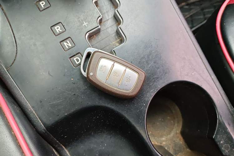 Used Hyundai ix35 2013 2.0L Automatic Two-Wheel Drive Smart GLS China IV Standard Vehicle Key