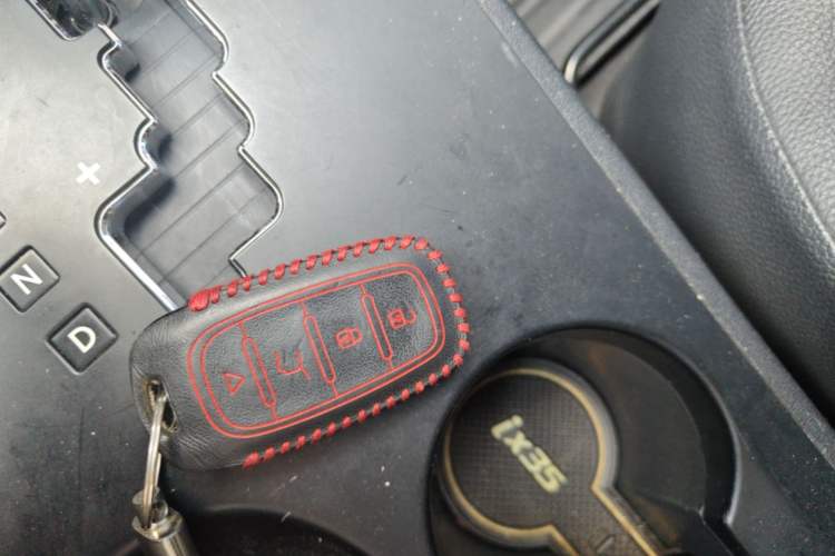 Used Hyundai ix35 2013 2.0L Automatic Two-Wheel Drive Smart GLS China IV Standard Vehicle Key