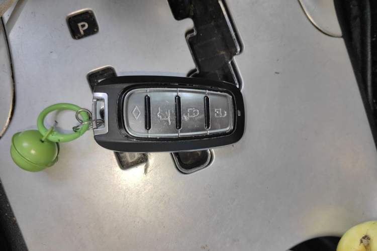 Used Hyundai ix35 2013 2.0L Automatic Two-Wheel Drive Smart GLS China IV Standard Vehicle Key