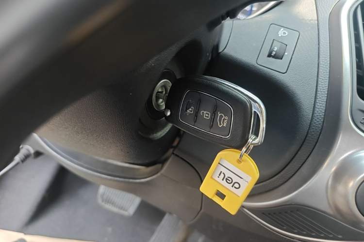 Used Hyundai ix35 2013 2.0L Automatic Two-Wheel Drive Comfort GL China V Standard Vehicle Key