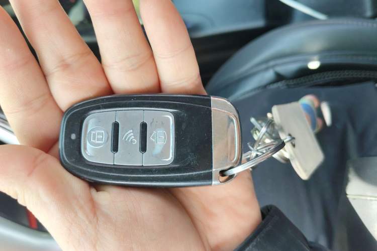 Used Hyundai ix35 2013 2.0L Automatic 2WD Comfort GL China IV Standard Vehicle Key