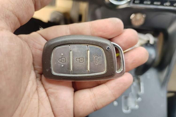 Used Hyundai ix35 2013 2.0L Automatic Two-Wheel Drive Smart GLS China IV Standard Vehicle Key