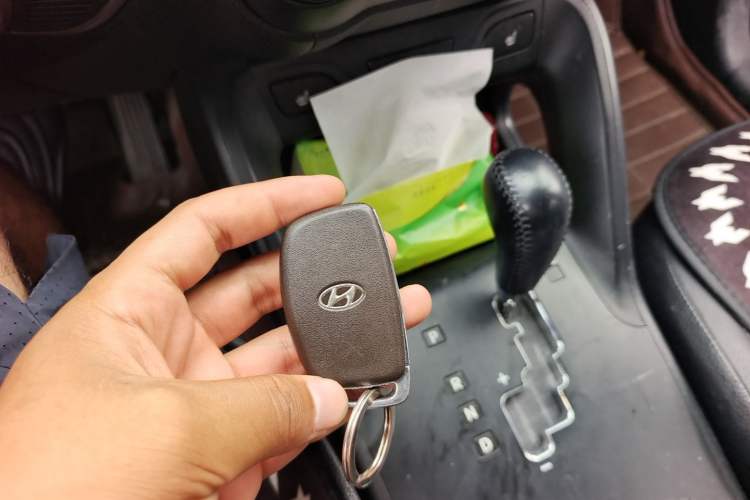 Used Hyundai ix35 2013 2.0L Automatic Two-Wheel Drive Smart GLS China IV Standard Vehicle Key