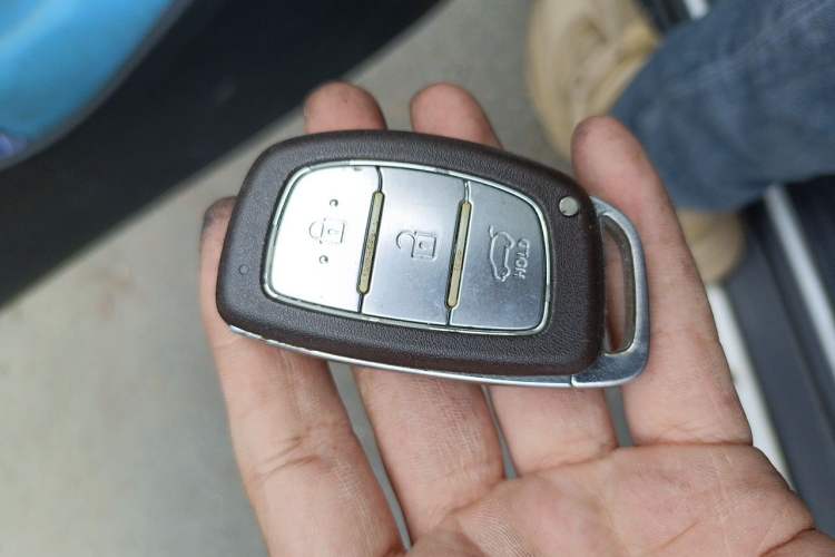 Used Hyundai ix35 2013 2.0L Automatic Two-Wheel Drive Smart GLS China IV Standard Vehicle Key